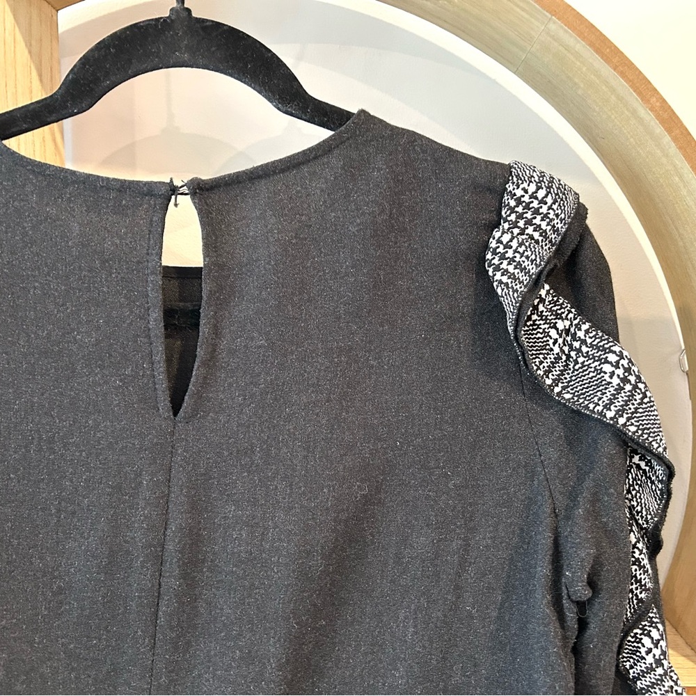 Zara Basic Ruffled Top - Picture 4 of 5